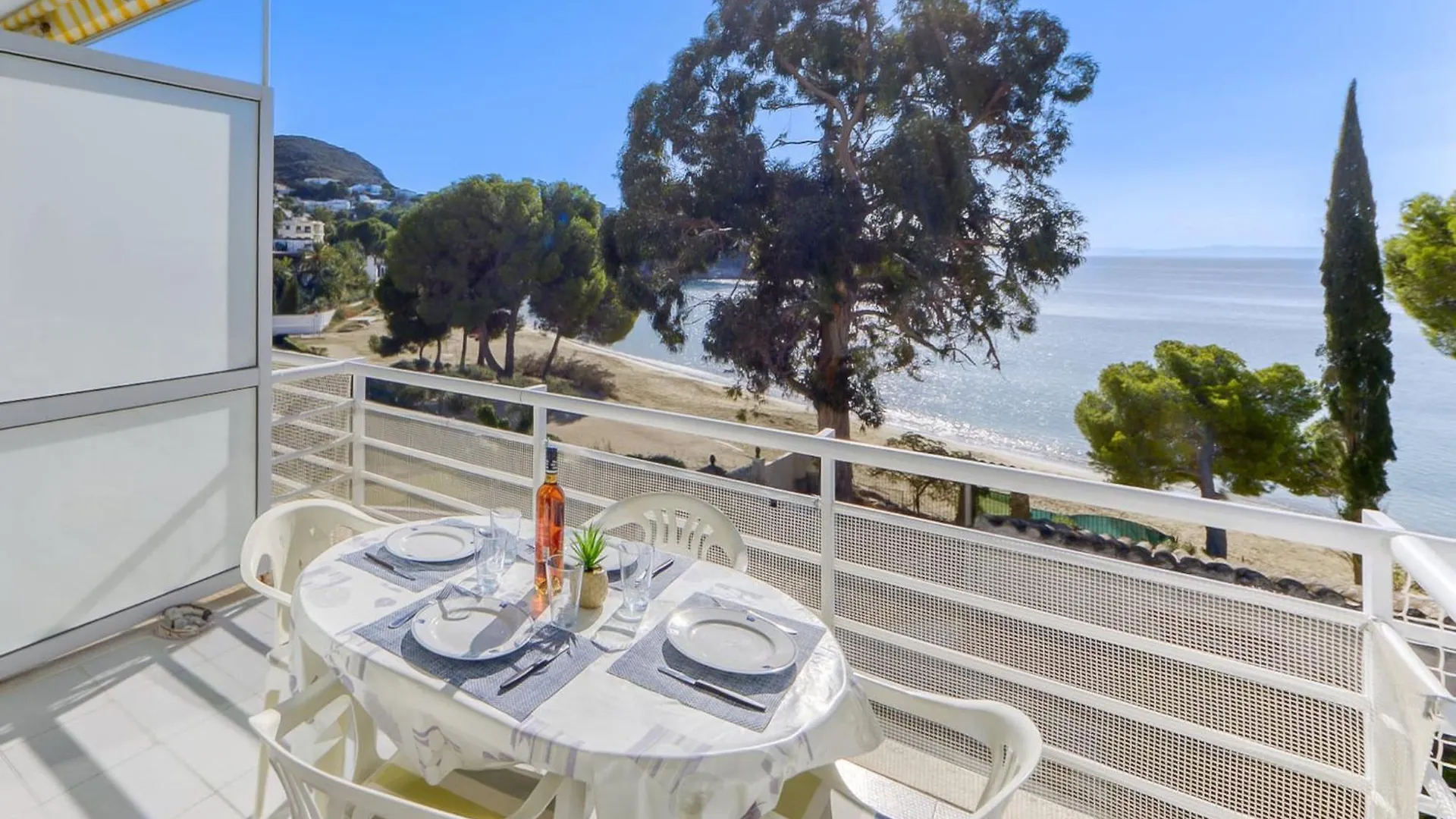 Apartment In Nature Montjoi