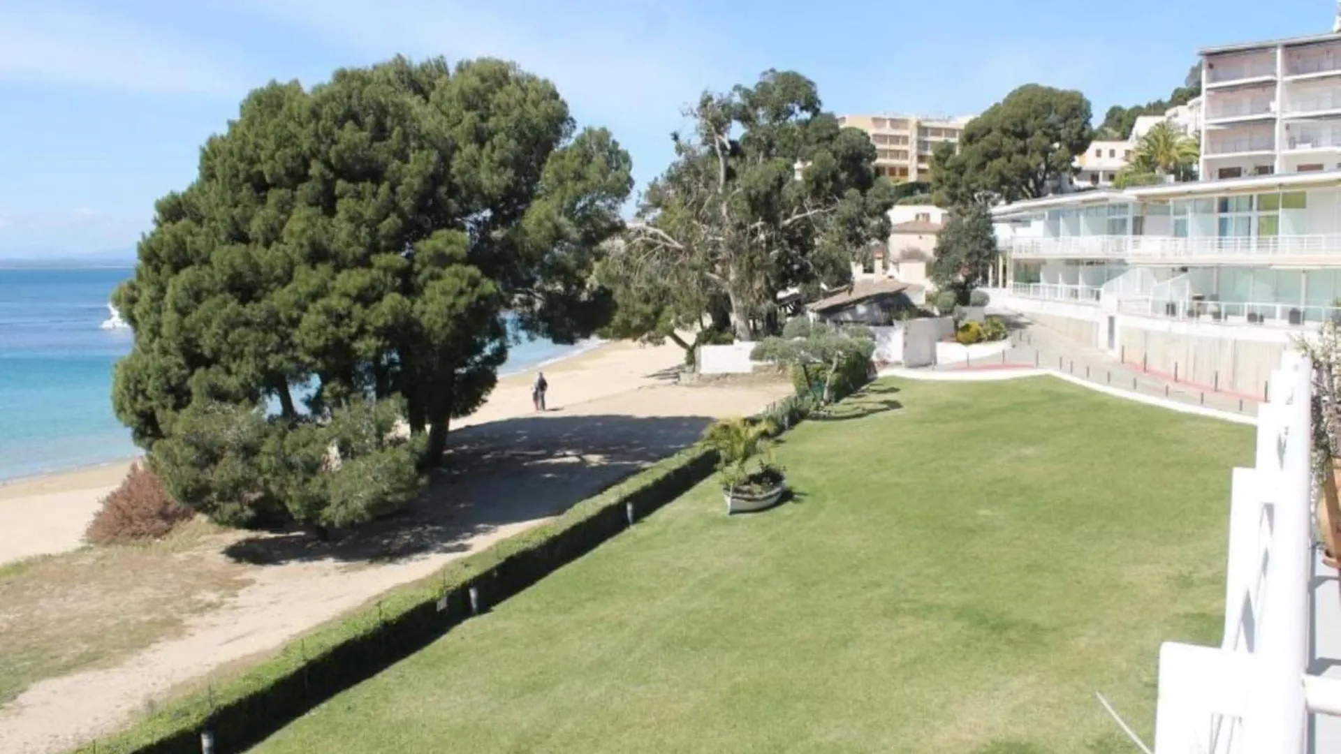 Apartment In Nature Montjoi