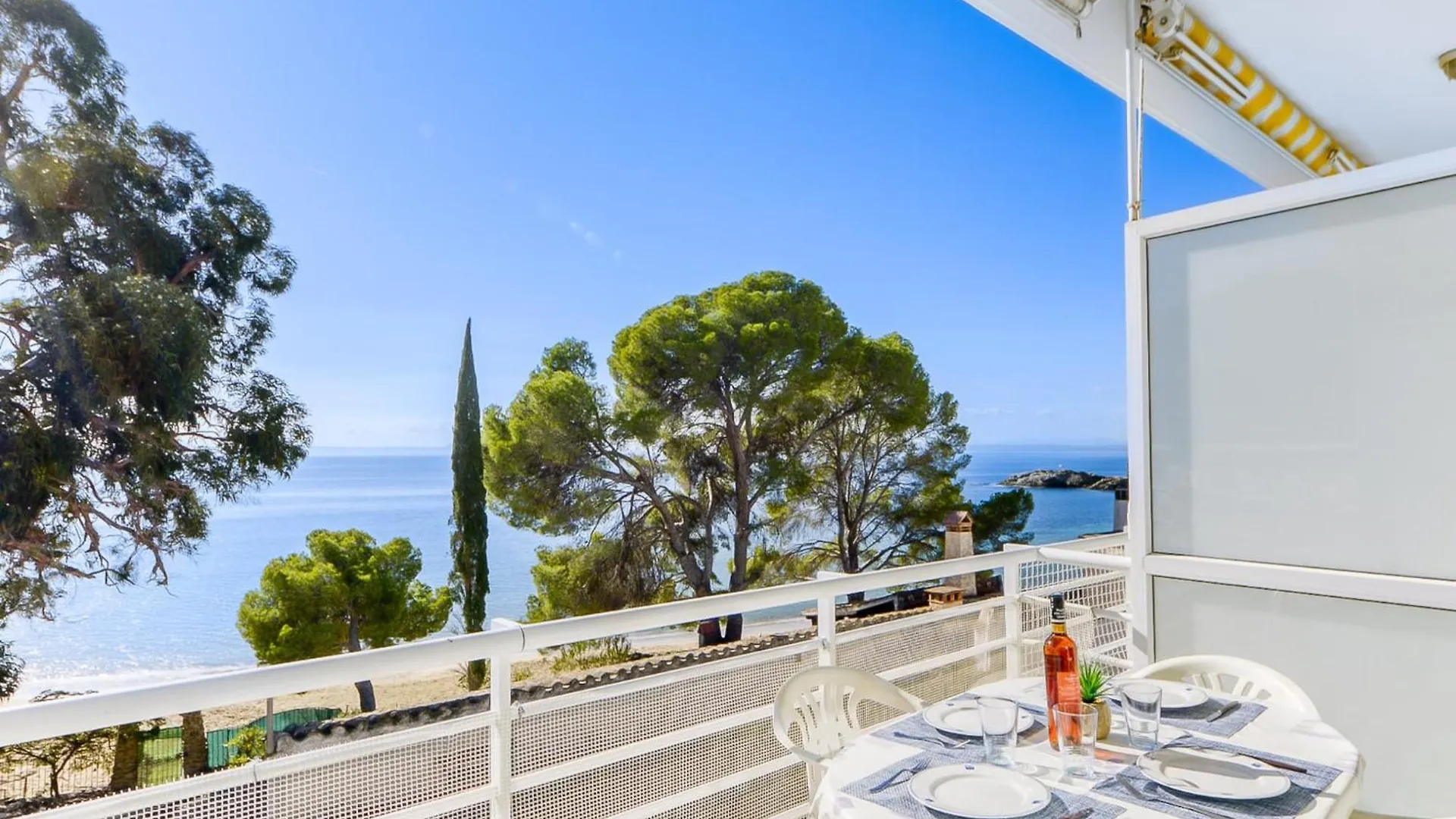 Apartment In Nature Montjoi