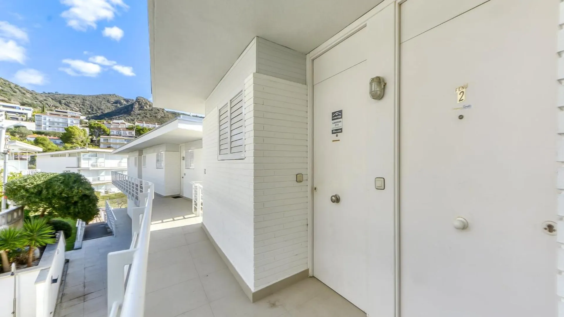 Apartment In Nature Montjoi Spagna